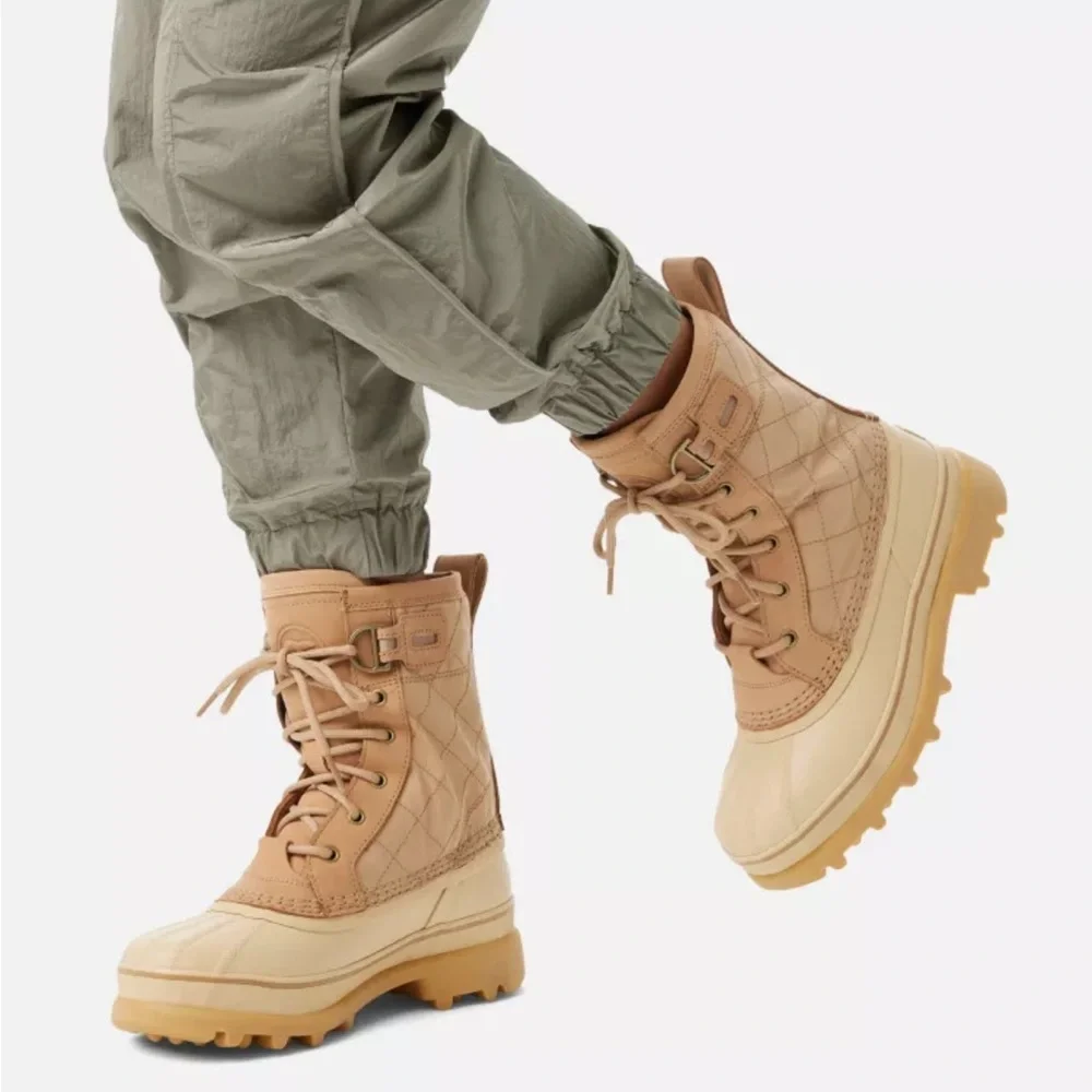 SOREL WOMEN'S CARIBOUT ROYAL 8 BOOT Color: Canoe, Caribou Beige $225.00 new